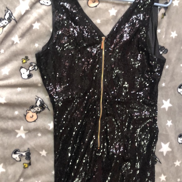 only wore once for an event. - Picture 3 of 3